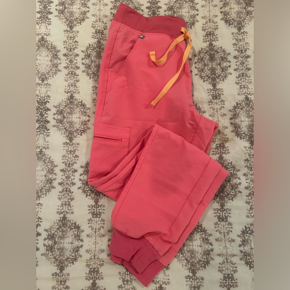 FIGS LIMITED EDITION: Neon Pink Zamora Joggers, Small Tall